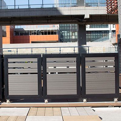 Un buon prezzo. Disegno di porta composito in legno di plastica per esterni in linea