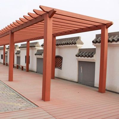 Un buon prezzo. Pergola moderna in WPC con pannello composito Leggera in linea
