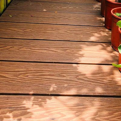 Un buon prezzo. Giardino esterno 3D Composite Decking Board Profilo cavo e fori quadrati in linea