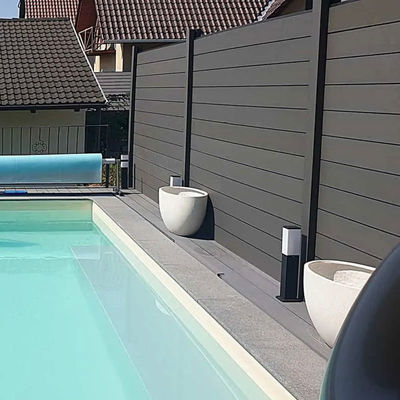 Un buon prezzo. WPC Plastico Legno Fence Board Fence Board Composite a prova di ruggine in linea