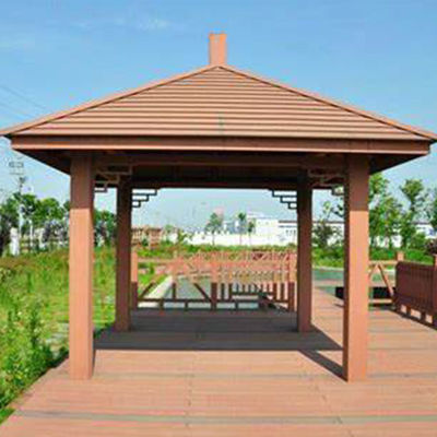 Un buon prezzo. WPC marrone all'aperto Gazebo WPC resistente ai raggi UV in linea